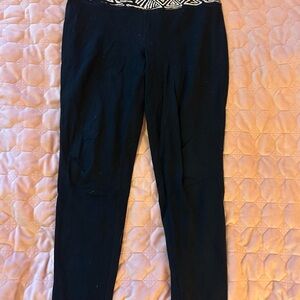 Mossimo Supply Co. Black Leggings with Cream Pattern